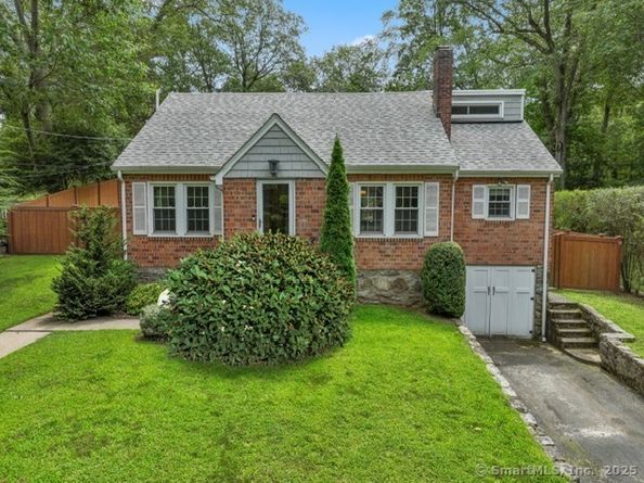 8 Gillies Lane, Norwalk CT 06854