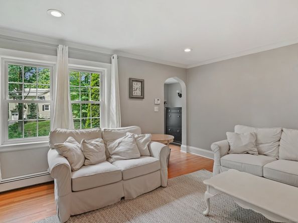 8 Gillies Lane, Norwalk CT 06854