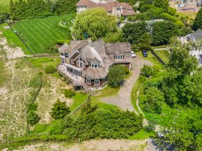 1410 S Pine Creek Road, Fairfield CT 06824