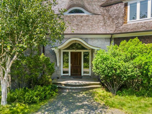 1410 S Pine Creek Road, Fairfield CT 06824