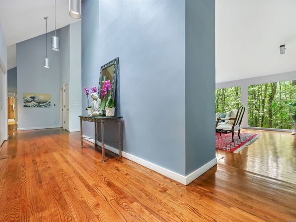 22 Blackberry Drive E, Stamford CT 06903