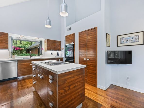 22 Blackberry Drive E, Stamford CT 06903