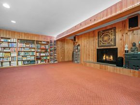 22 Blackberry Drive E, Stamford CT 06903