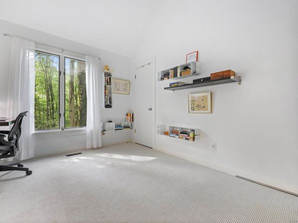 22 Blackberry Drive E, Stamford CT 06903