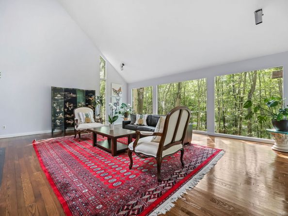 22 Blackberry Drive E, Stamford CT 06903