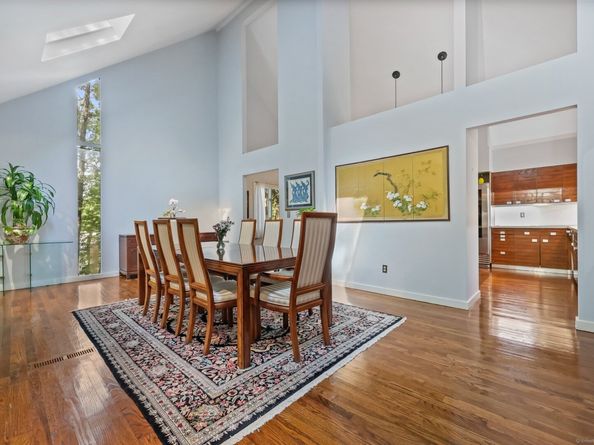 22 Blackberry Drive E, Stamford CT 06903