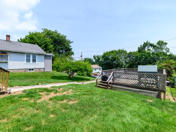 207 Hillcrest Road, Bridgeport CT 06606