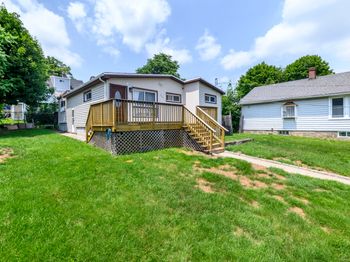 207 Hillcrest Road