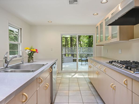 391 Sawmill Road, Stamford CT 06903