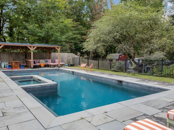 22 Huckleberry Lane, Weston CT 06883
