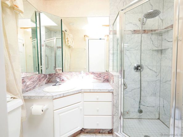 17 Grays Farm Road, Weston CT 06883