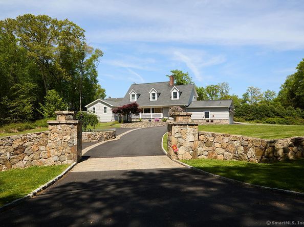 17 Grays Farm Road, Weston CT 06883