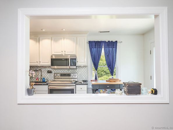 17 Grays Farm Road, Weston CT 06883