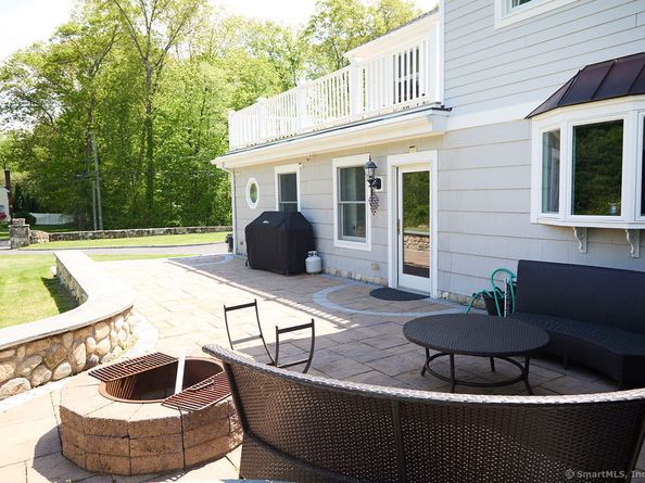17 Grays Farm Road, Weston CT 06883