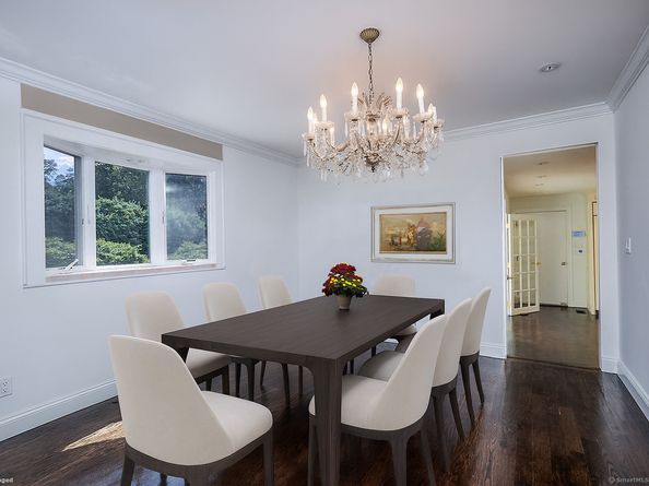 17 Grays Farm Road, Weston CT 06883