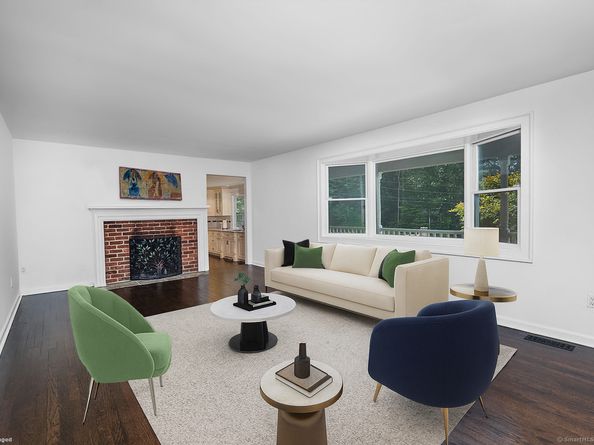 17 Grays Farm Road, Weston CT 06883
