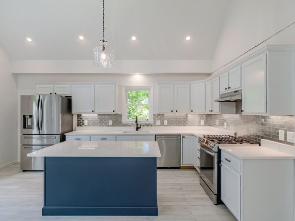 7 Lamont Road, New Fairfield CT 06812