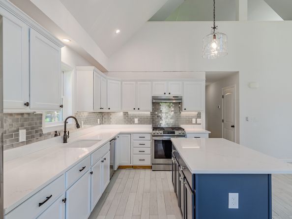 7 Lamont Road, New Fairfield CT 06812