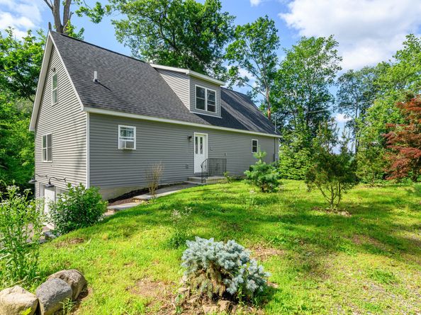 7 Lamont Road, New Fairfield CT 06812