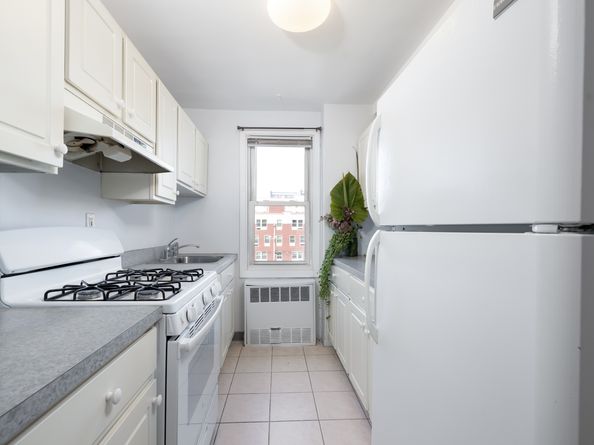 700 Summer Street APT 4L, Stamford CT 06901