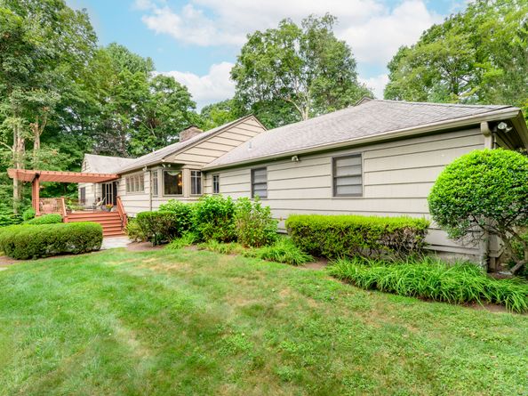 40 Caprice Drive, Stamford CT 06902
