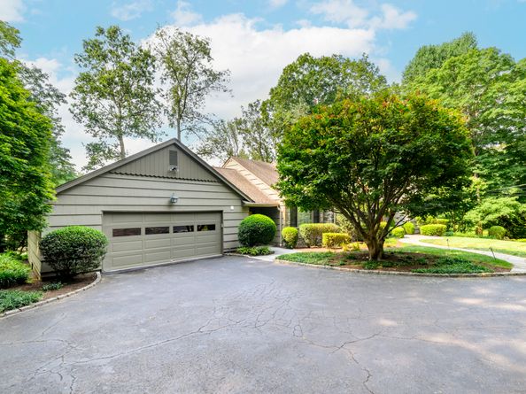 40 Caprice Drive, Stamford CT 06902