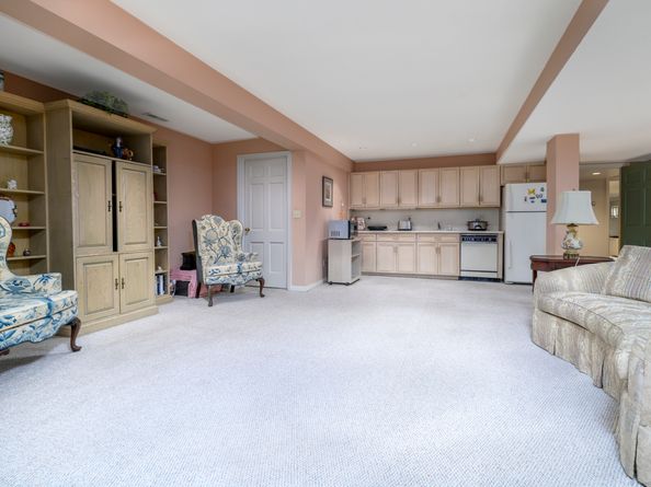 40 Caprice Drive, Stamford CT 06902