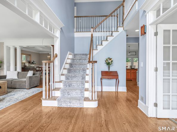 305 S Gate Lane, Fairfield CT 06890