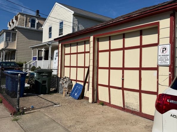 373 Arctic Street, Bridgeport CT 06608