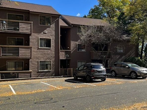 166 Old Brookfield Road 20B2, Danbury CT 06811