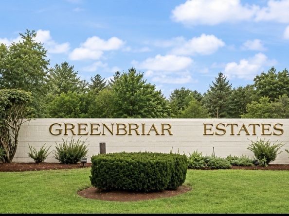 7 Greenbriar Drive 207, North Reading MA 01864