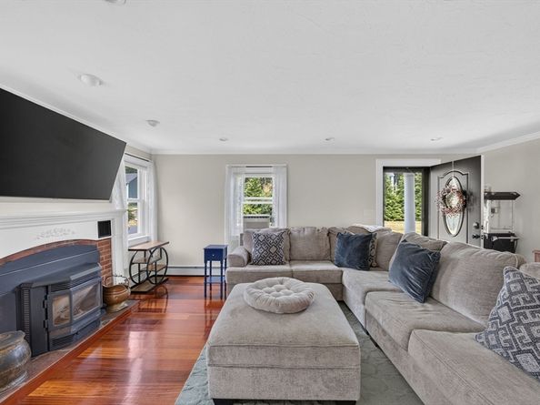 112 Spruce St, Middleboro MA 02346