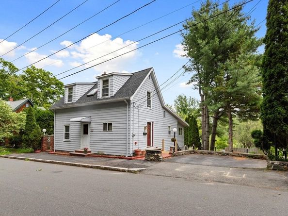 48 Valley St, Wakefield MA 01880