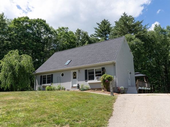 1 Barefoot Ln, Brookfield MA 01506