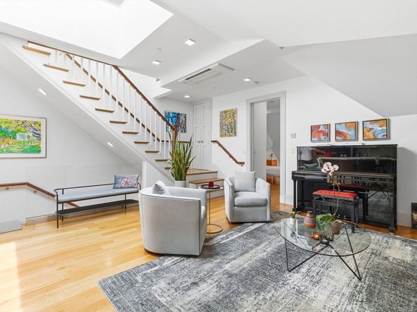 1762 Beacon Street 4, Brookline MA 02445