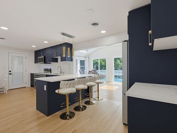 138 Tolman St, Newton MA 02465
