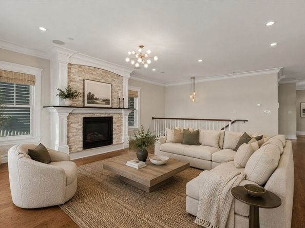 9 M 2, Boston MA 02127