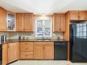 1 Valley Rd, Lexington MA 02421