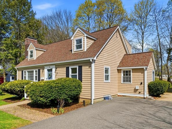 1 Valley Rd, Lexington MA 02421