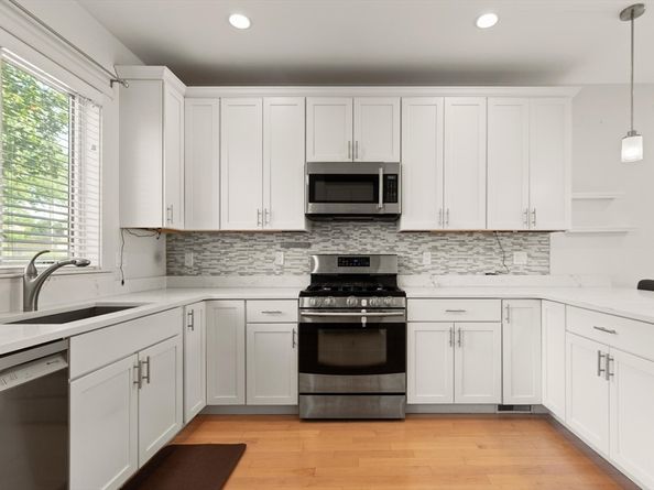 35 Bacon Street 35, Watertown MA 02472
