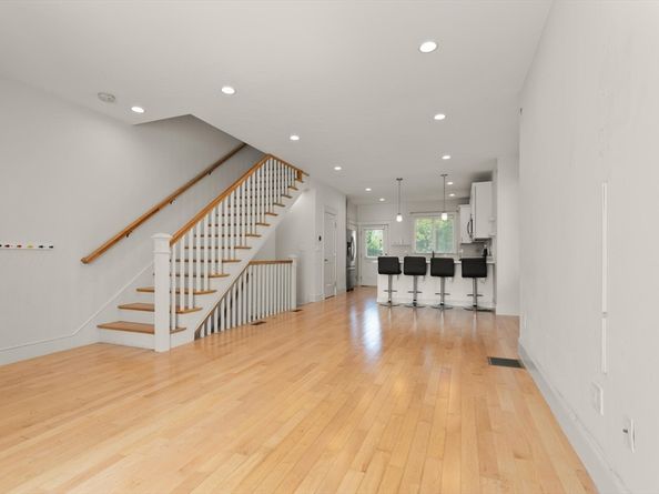 35 Bacon Street 35, Watertown MA 02472