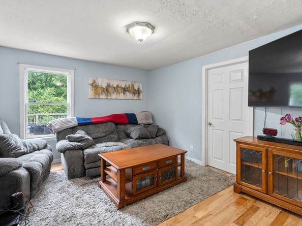 80 Rawson St, Leicester MA 01524
