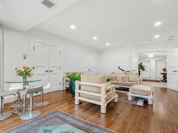 168 Beacon St 1, Boston MA 02116