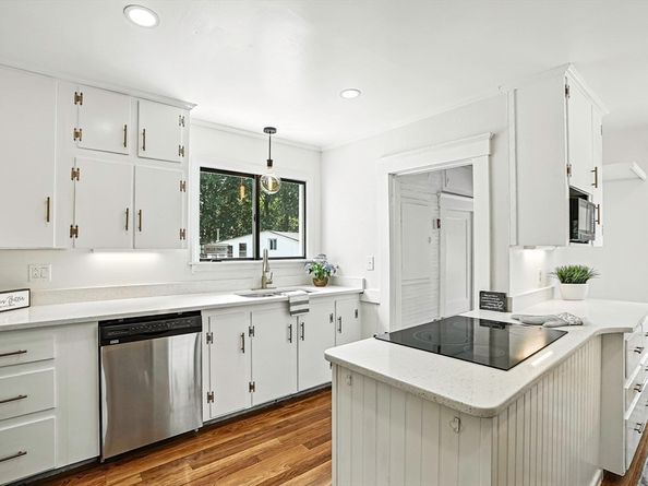 84 East Main Street, Hopkinton MA 01748