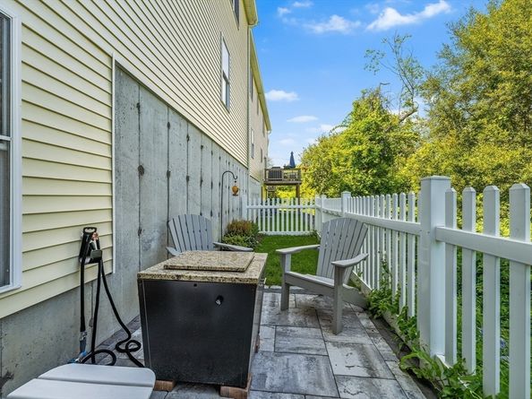98 Marion Rd 3, Mattapoisett MA 02739