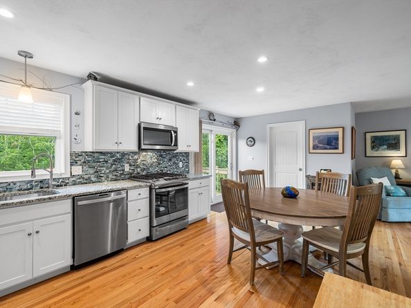98 Marion Rd 3, Mattapoisett MA 02739