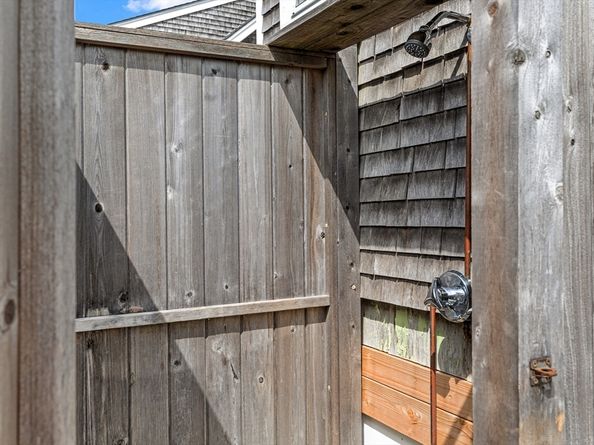 36 Ocean Rd N, Duxbury MA 02332