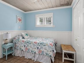 36 Ocean Rd N, Duxbury MA 02332
