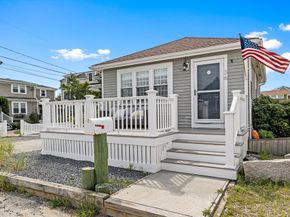 36 Ocean Rd N, Duxbury MA 02332
