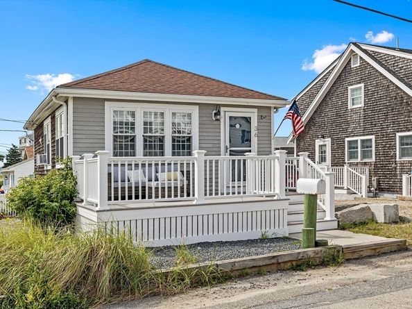 36 Ocean Rd N, Duxbury MA 02332